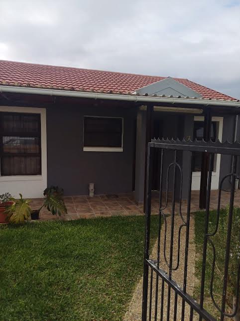 3 Bedroom Property for Sale in Electric City Western Cape